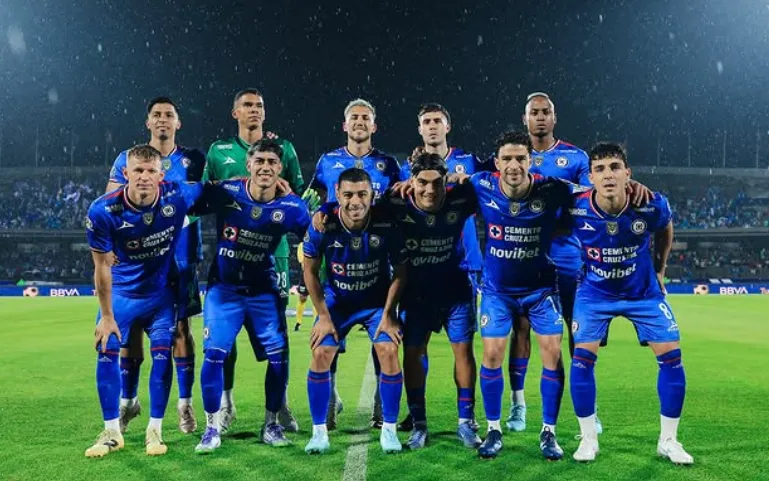 Cruz Azul le quitó la corona a Alajuelense (Cruz Azul).