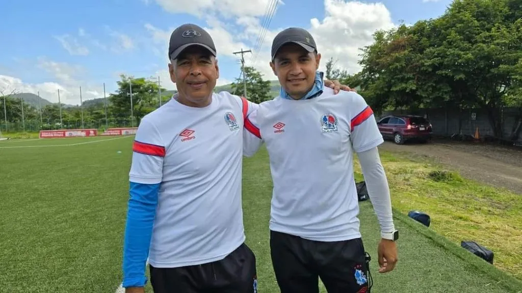 Juan Flores y Roger Rojas dejaron ser los entrenadores de Olimpia reserva.
