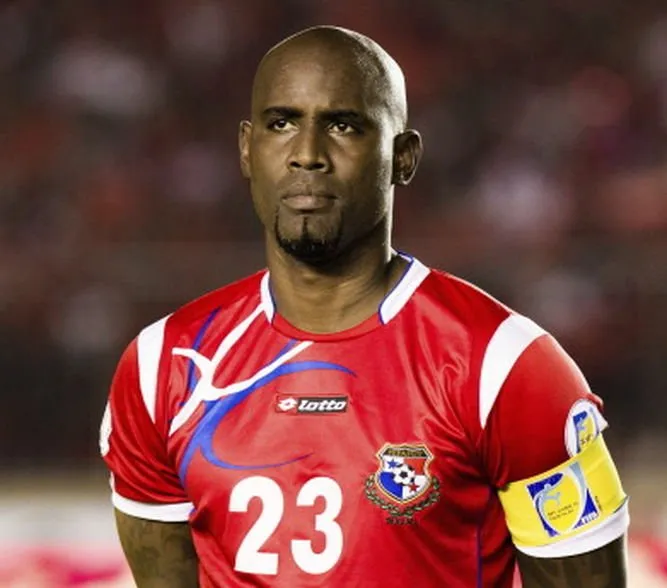 Felipe Baloy no pone a Carlos Pavón entre los mejore tres de Honduras.