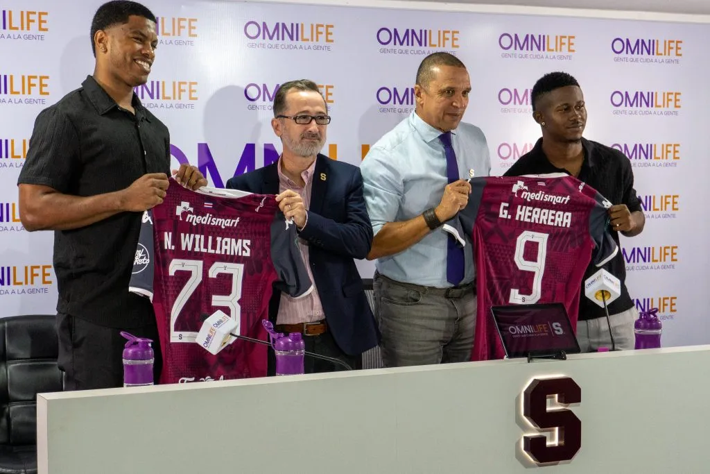 Los nuevos panameños de Saprissa (Deportivo Saprissa).