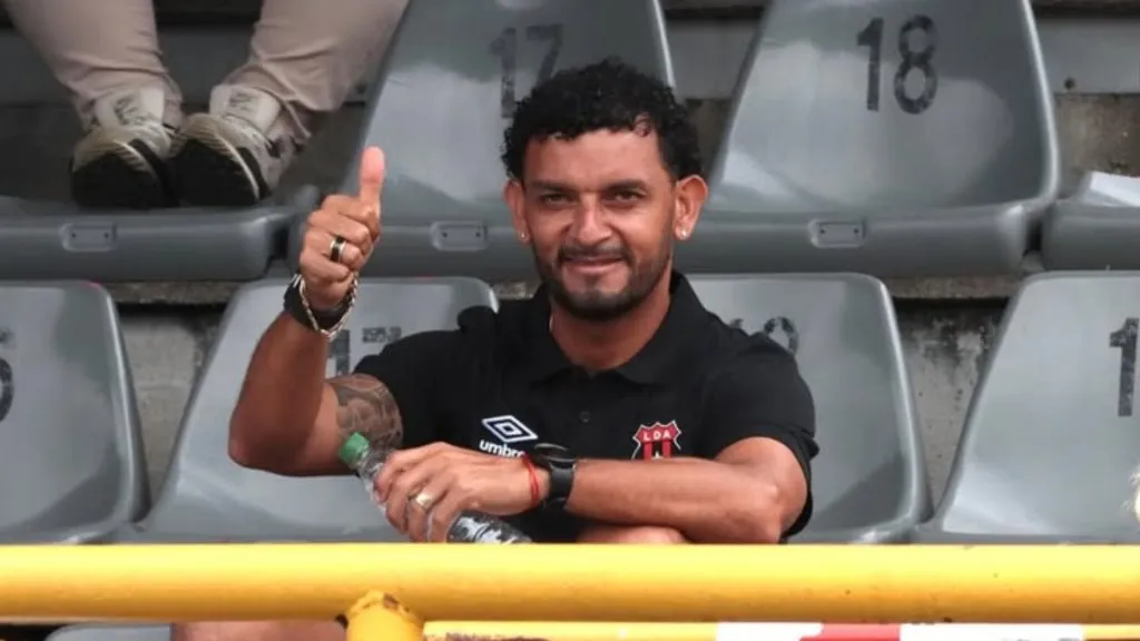 Michael Barrantes sorprendió con su nuevo proyecto.