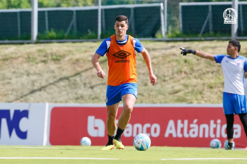 Facundo Queiroz, jugador de Olimpia.