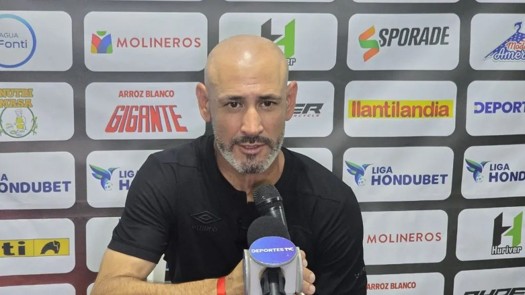 Eduardo Espinel habló de la situación de Carlos Pineda.