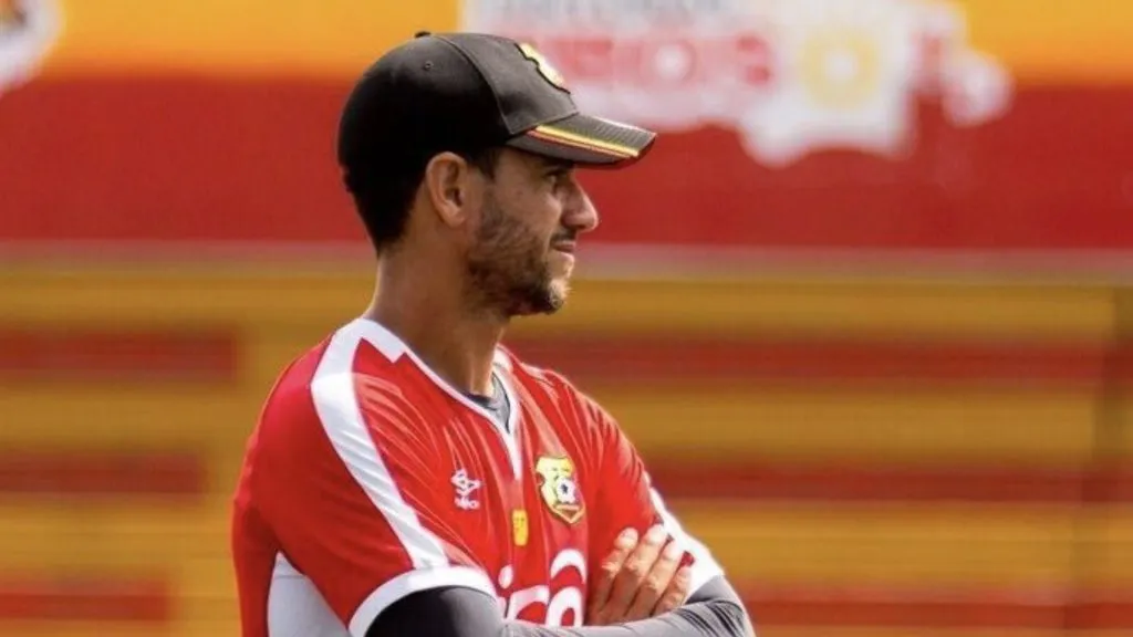 Pablo Salazar está en el medio de las críticas.