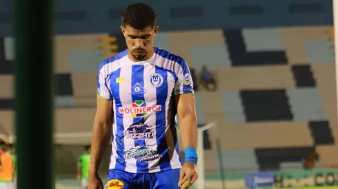 Los jugadores de Victoria no la pasan nada bien.