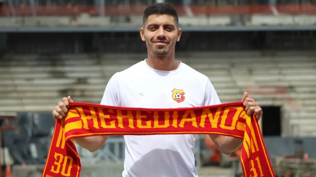 Brian Rubio se prepara para redebutar con Herediano. (Foto: CSH)