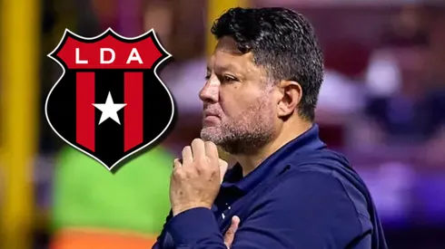 Jafet Soto se rinde ante Alajuelense.