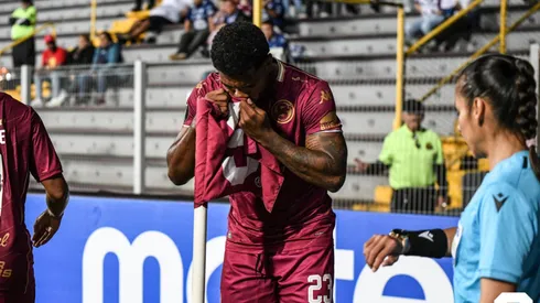 Newton Williams conmueve a Saprissa: el primer mensaje del panameño tras la lesión en su debut en Costa Rica