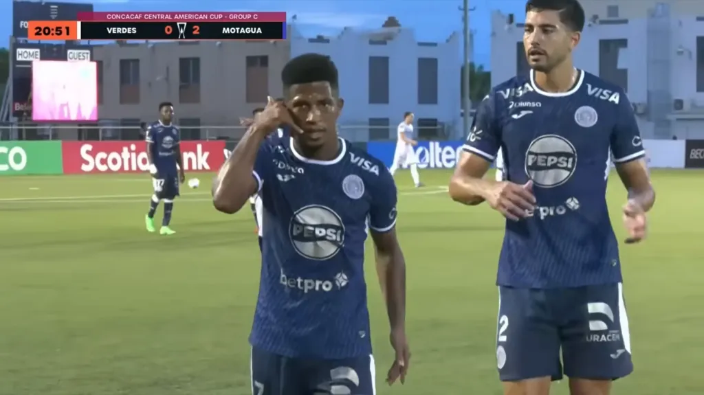 Frente a las cámaras: el gesto de Jorge Serrano contra Thomas Christiansen&nbsp;que enciende la interna de la Selección de Panamá.