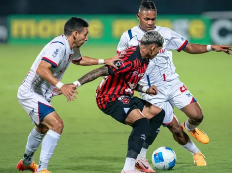 Alajuelense sufre la derrota con Plaza Amador: burlas desde Panamá