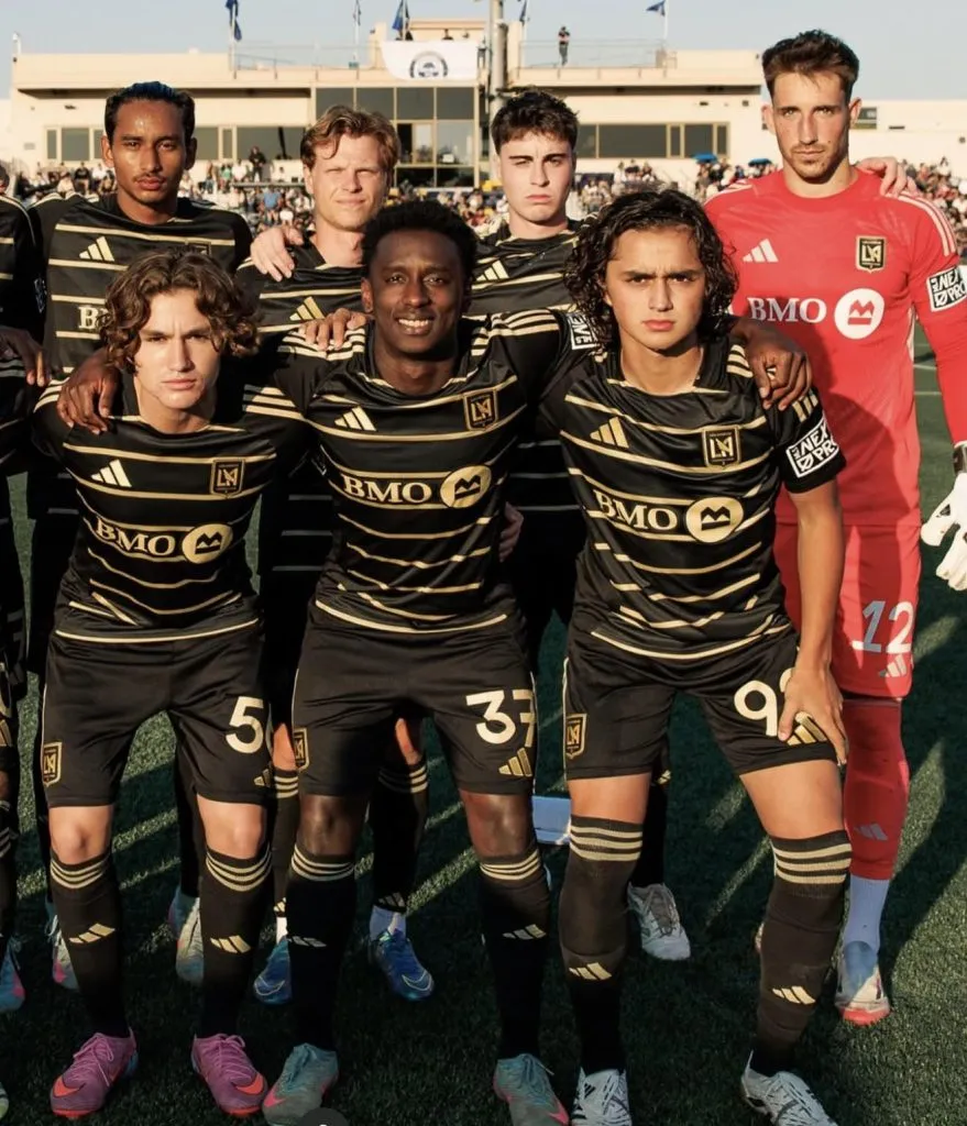 DeCarlo Guerra comparte equipo con los chapines Matt Evans y Emir Ponciano.