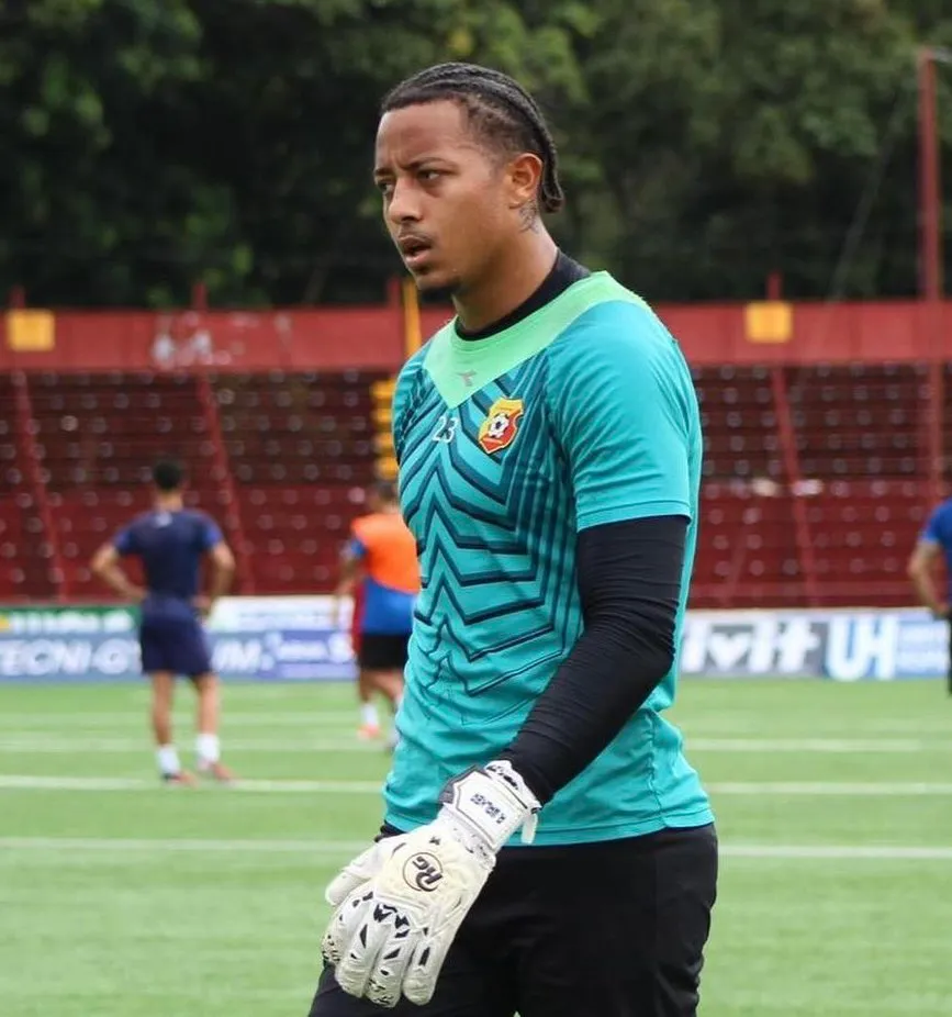 Walker regresa a Heredia.