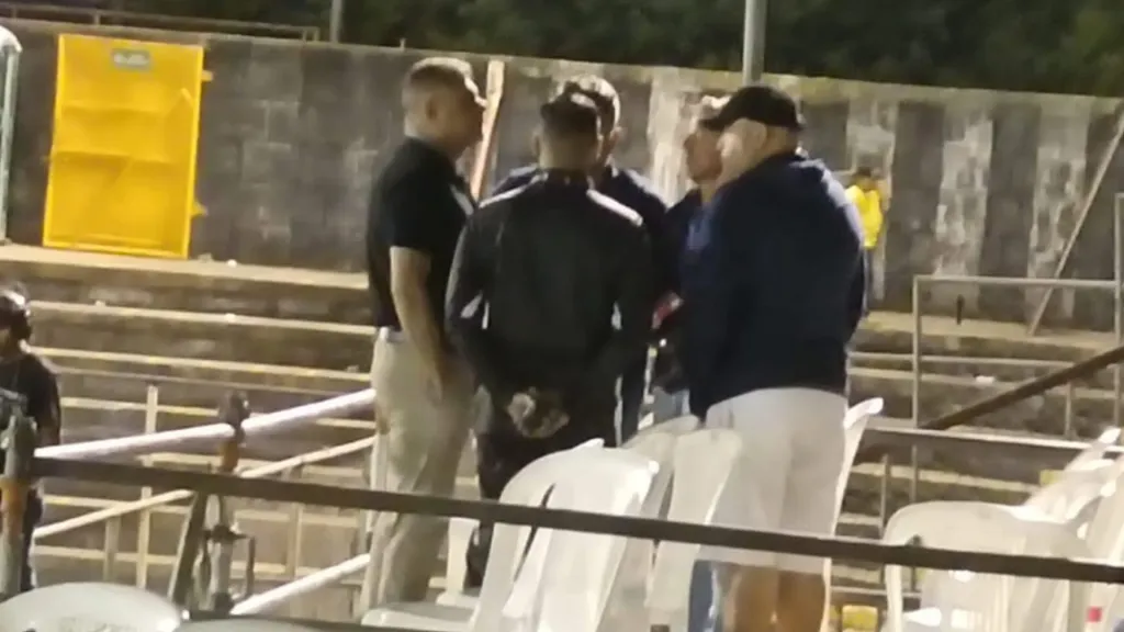 Jafet Soto reunido con otros directivos de Herediano.