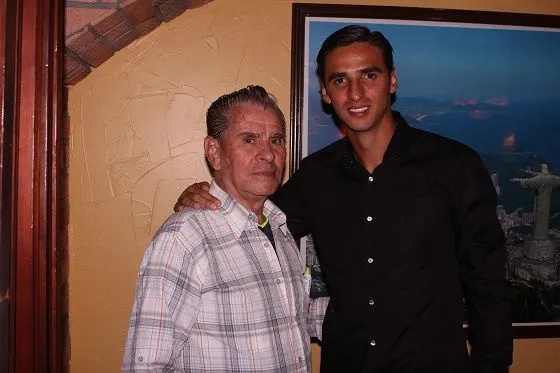 Don Rubén, una figura paterna para Bryan Ruiz.