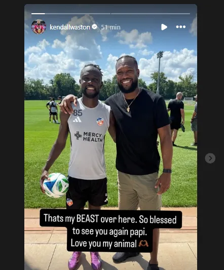 Kendall Waston en sus redes sociales