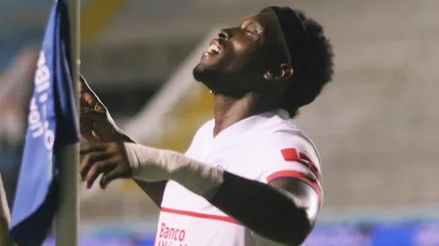 Alberth Elis contó todo en zona mixta.