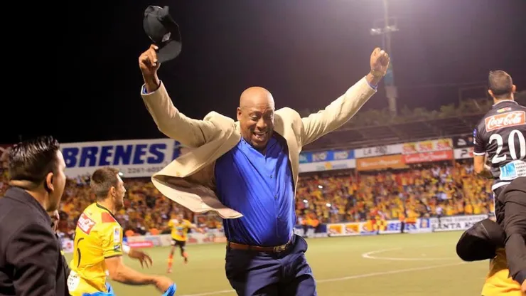 Gran noticia para Hernán Medford.