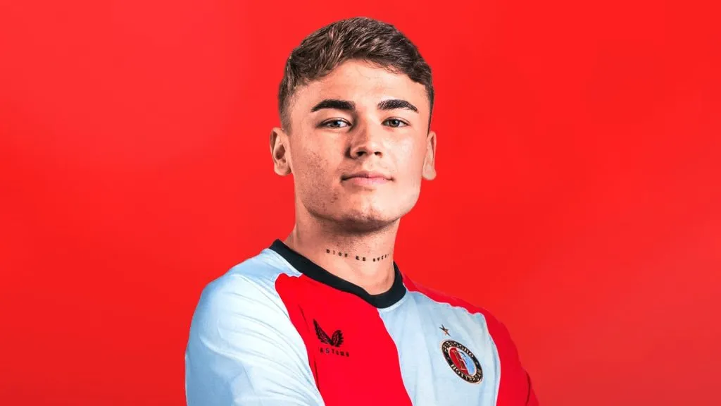 Manfred Ugalde hace un sacrificio para ir al Feyenoord.