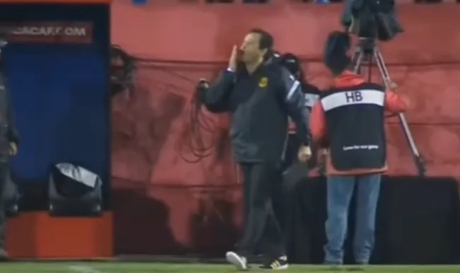 Jeaustin Campos puede ser castigado por este gesto a la gente de Municipal.