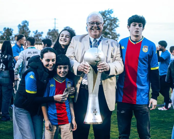 Ricardo Vicintin vendió el club a Vinicius Junior y espera que haga un buen trabajo.