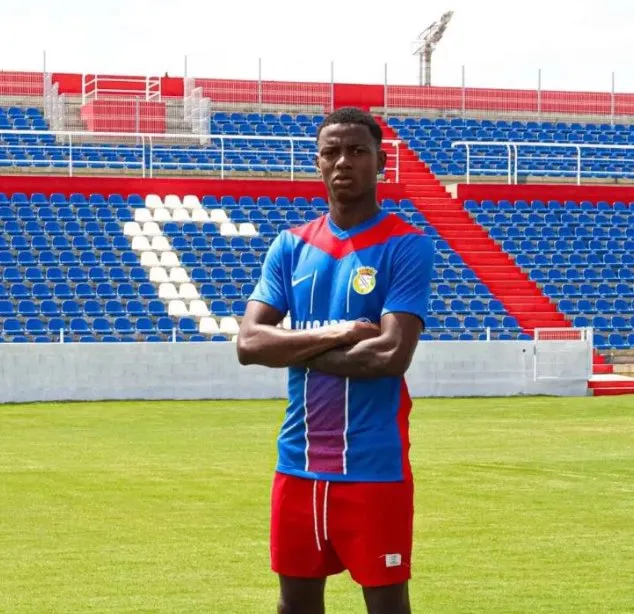 Julián Martínez no podrá debutar en la primera división de Portugal este fin de semanas.