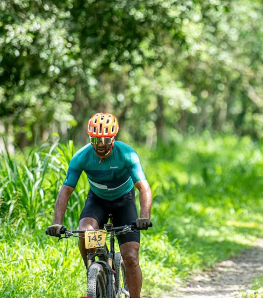 Saborío también disfruta del ciclismo de montaña (Facebook).