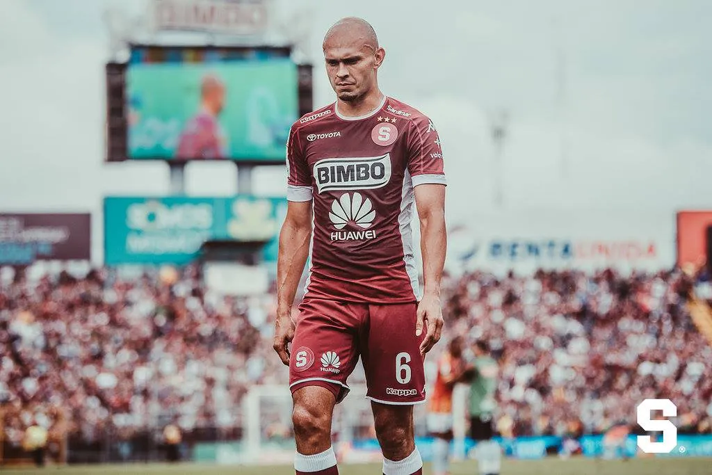 Heiner Mora fue multicampeón con Saprissa (Deportivo Saprissa).