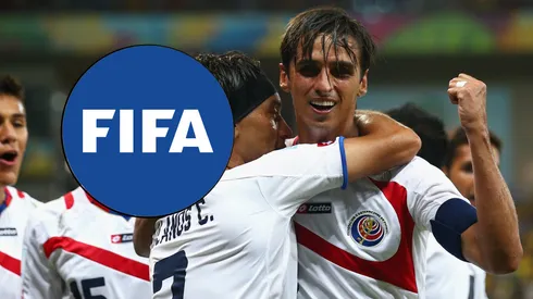 Un gesto especial para Bryan Ruiz.