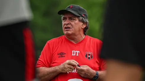 Óscar Ramírez dejó afuera a un referente de la planilla.