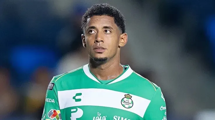 Choco Lozano vive una pesadilla en México con el Santos Laguna.