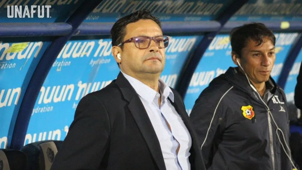 Jeaustin Campos no tiene el visto bueno de los directivos.