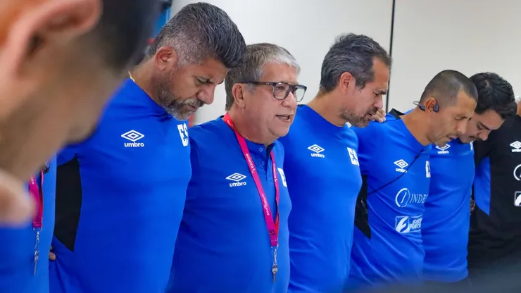 Un regreso ilusiona a todos en El Salvador: Bolillo Gómez lo ve llegar desde Europa.