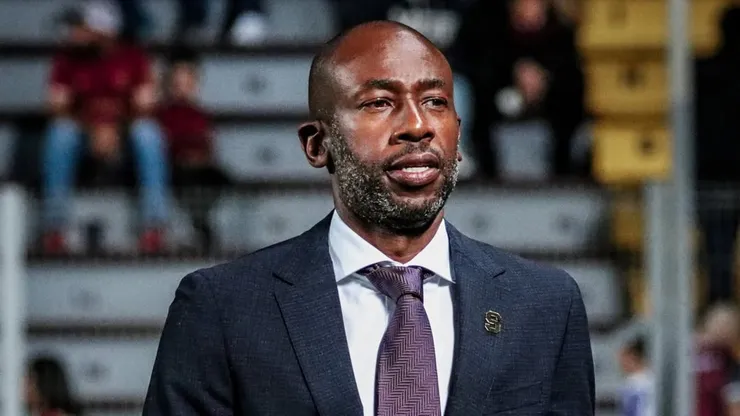 Paulo Wanchope pasa de página.