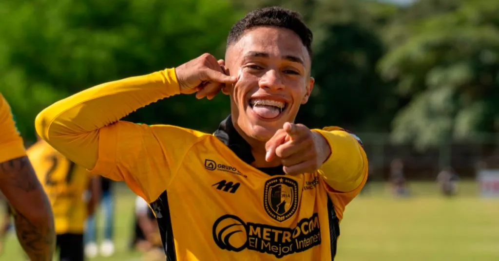 El no fichaje Randy Ramírez sigue generando polémica.