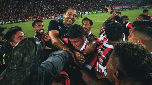 Ganó títulos con Alajuelense, Guimaraes lo limpió y ahora regresaría para jugar en otro grande