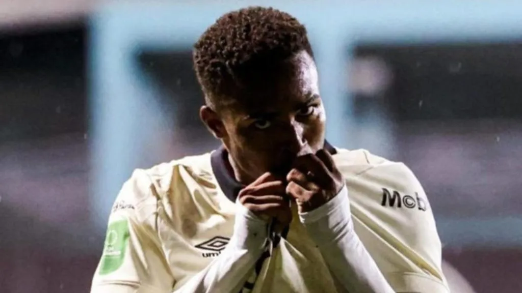 Kenyel Michel se olvida de Saprissa.