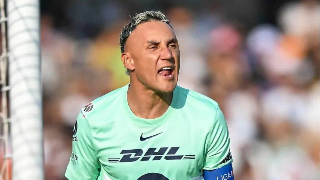 Keylor Navas volvió a destacarse en Pumas.
