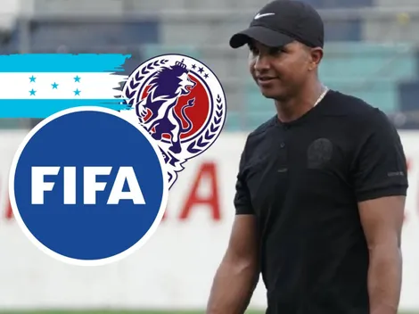 FIFA pone en alto a Donis Escober con el premio que hace sentir orgulloso a Honduras y Olimpia