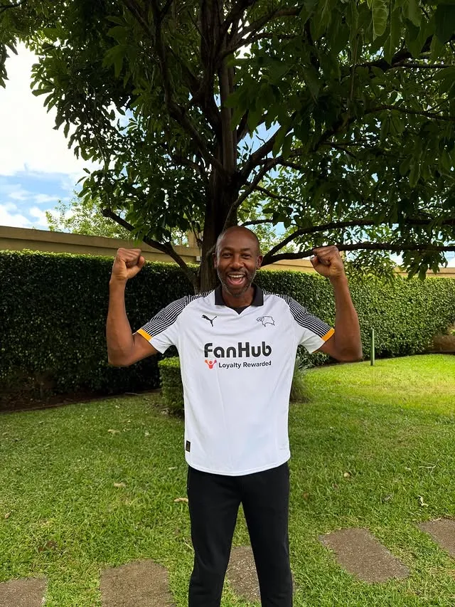 Wanchope recibió una sorpresa desde Inglaterra (Instagram).