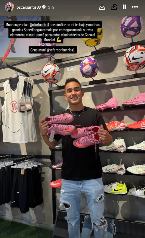 Óscar Santis sorprende a Guatemala con Nike Football.