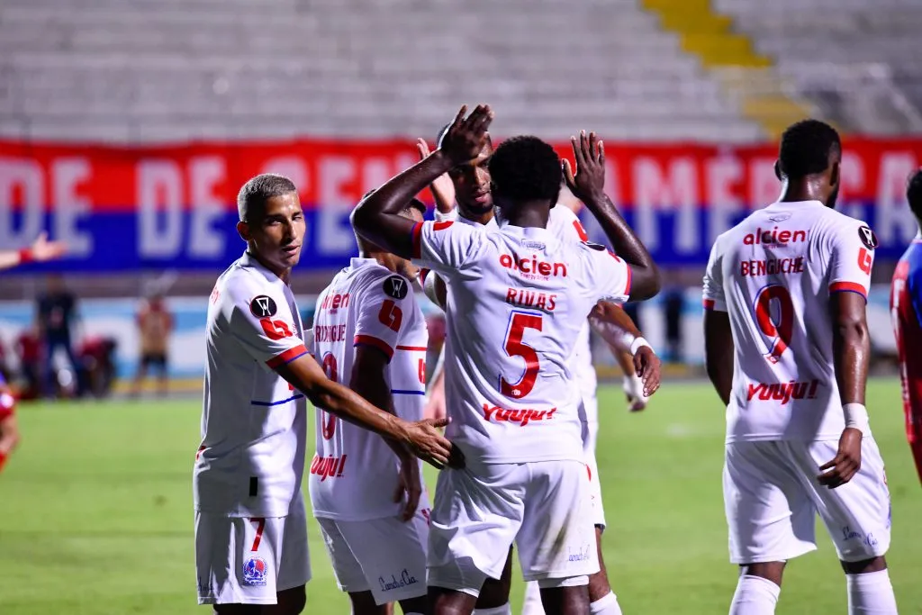 Olimpia venció sin problemas a Xelajú en Tegucigalpa. (Foto: Concacaf)