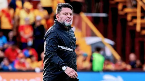 El técnico y gerente general no tuvo piedad.