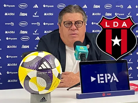 Miguel Herrera presiona a Alajuelense