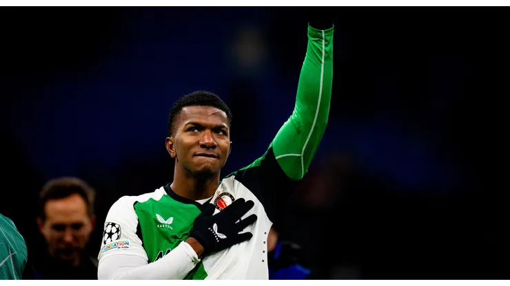 Jeyland Mitchell cambia su futuro y así lo anunciaron desde Feyenoord