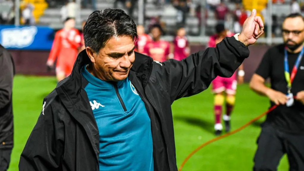 Vladimir Quesada volvió a la boca del lobo (Saprissa).