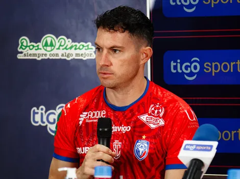 Bryan Oviedo se pone a todos los morados en contra