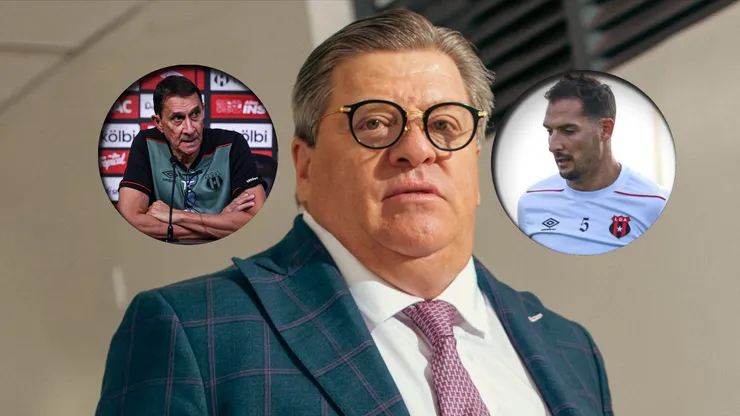 El Piojo Herrera recibe un mensaje directo de Guimaraes.