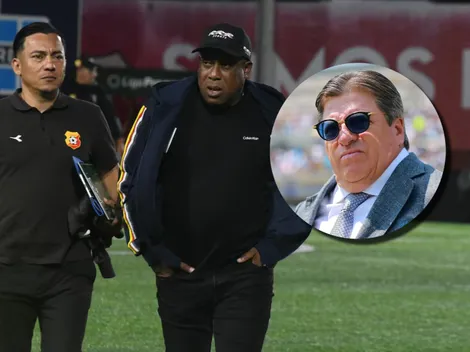 Hernán Medford le marca la cancha al Piojo Herrera