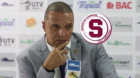 Lonnis se cansa de los jugadores de Saprissa y adelanta una limpieza