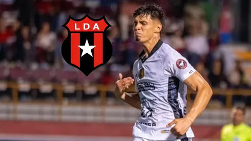 Fernando Lesme sorprende a Alajuelense.